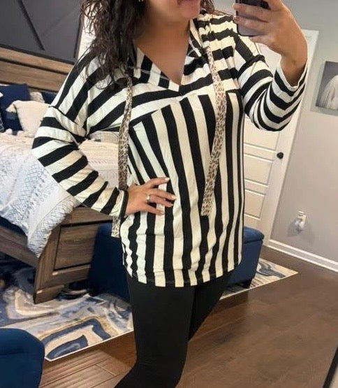 Black & White Striped Long Sleeve Top